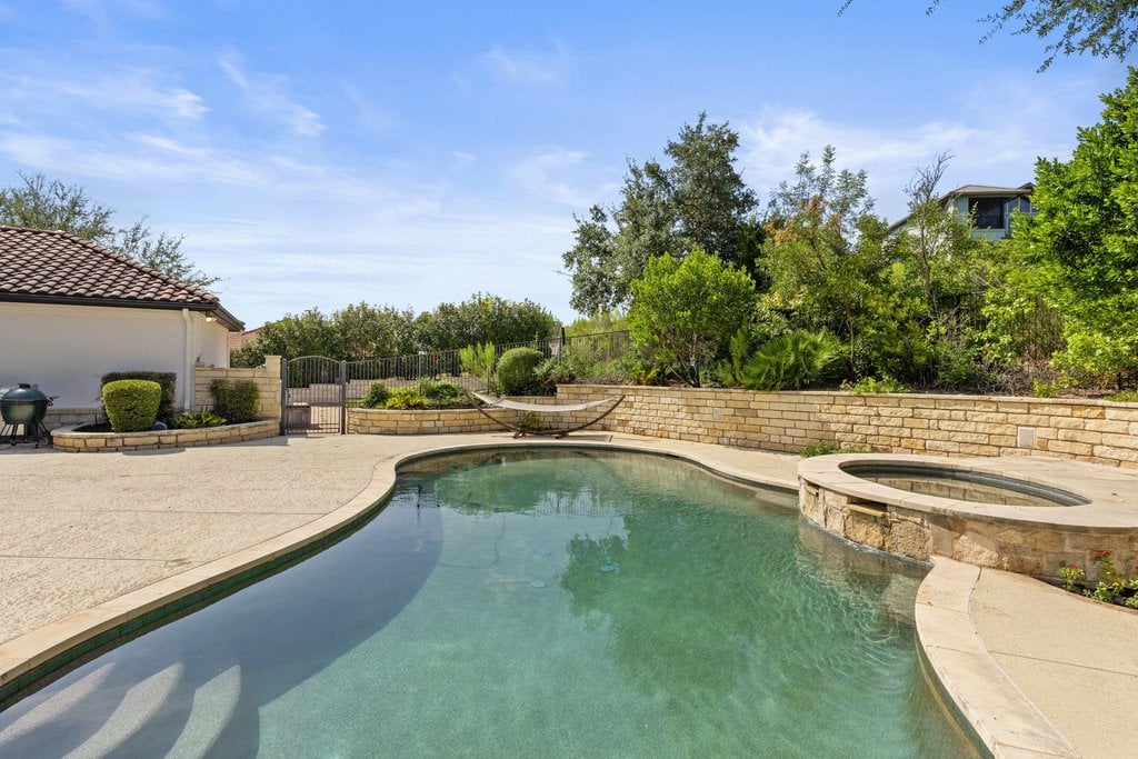 34 Autumn Oaks