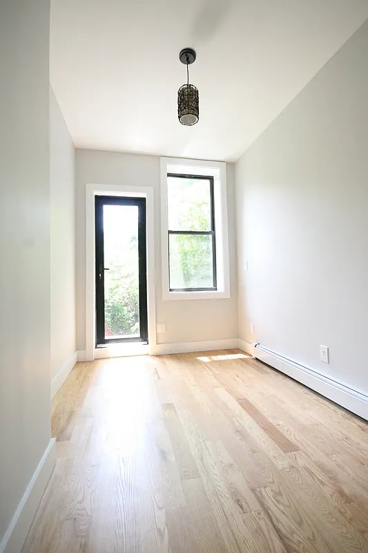 1044 Putnam Avenue #2