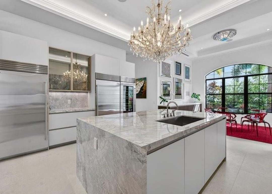 4013 Country Club Ln