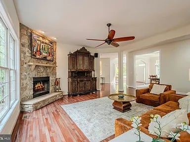106 Calvary Ct SE