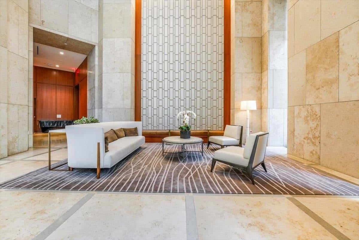 99 HUDSON ST Unit: 402