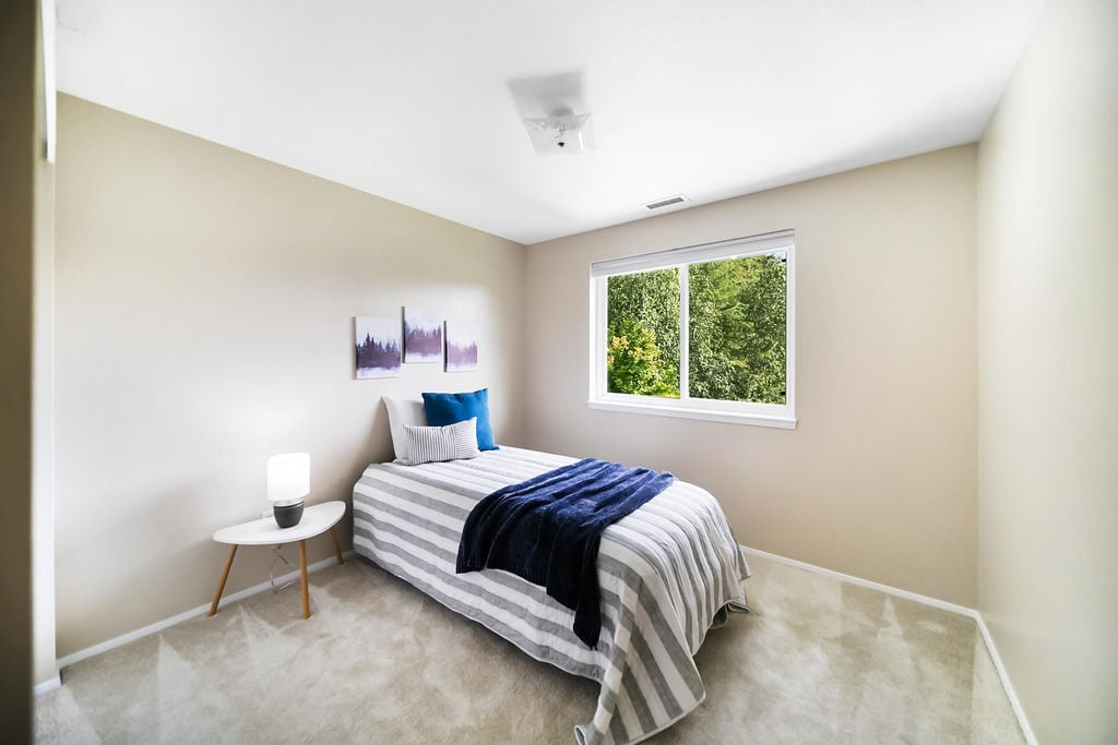 3055 NW Colonial Lane