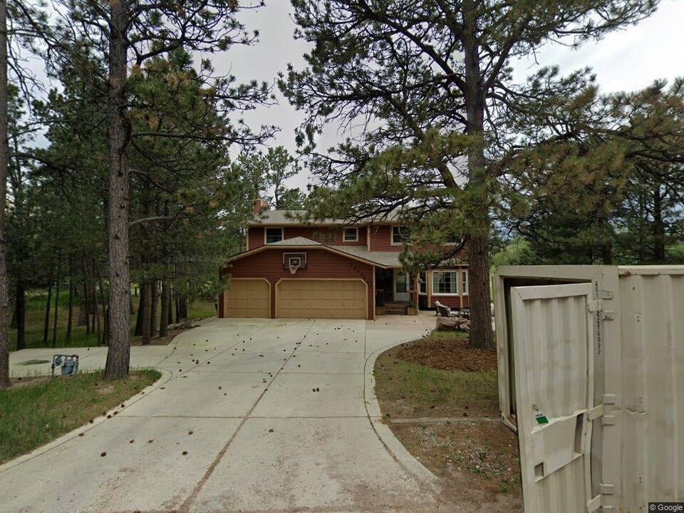 18020 Woodhaven Dr