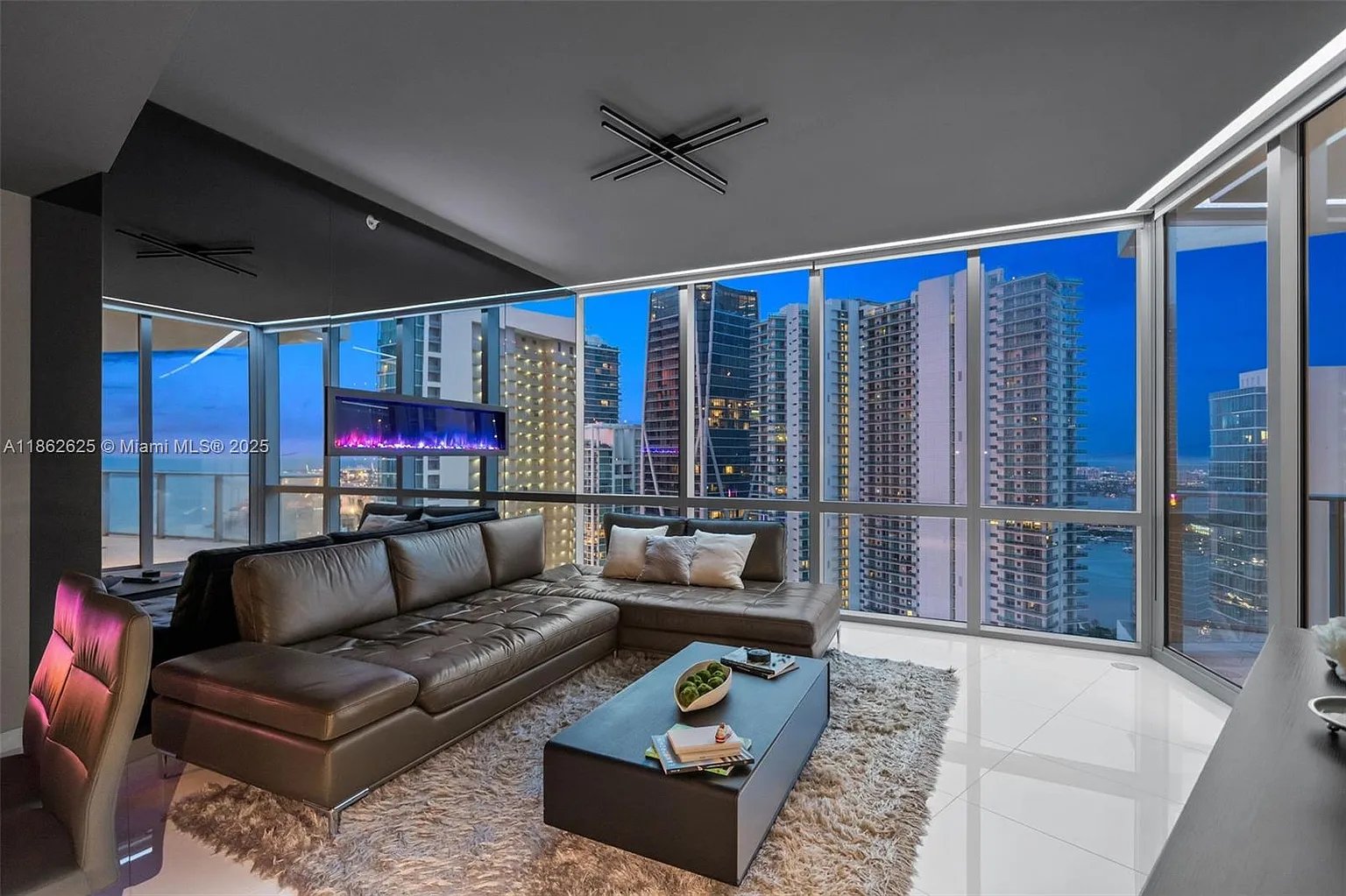 851 NE 1st Ave #4303