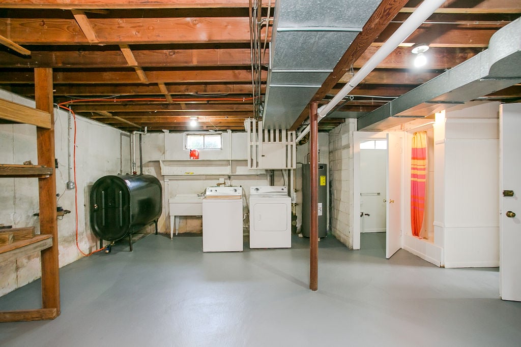 2 Sherri Lane, Middletown RI, 02842