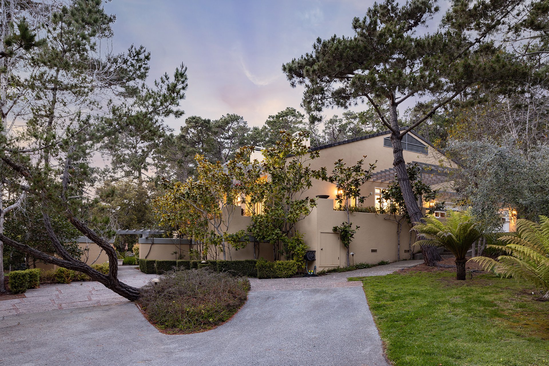 Spacious Pebble Beach Retreat