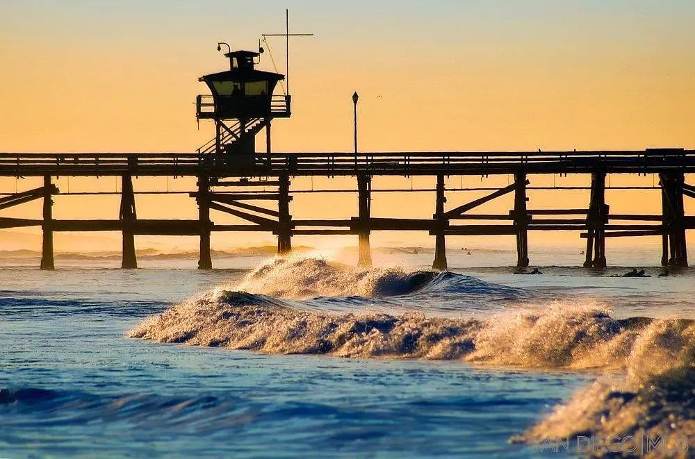 2241 Avenida Salvador