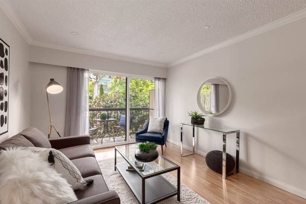 2033 W 7th Ave, #202