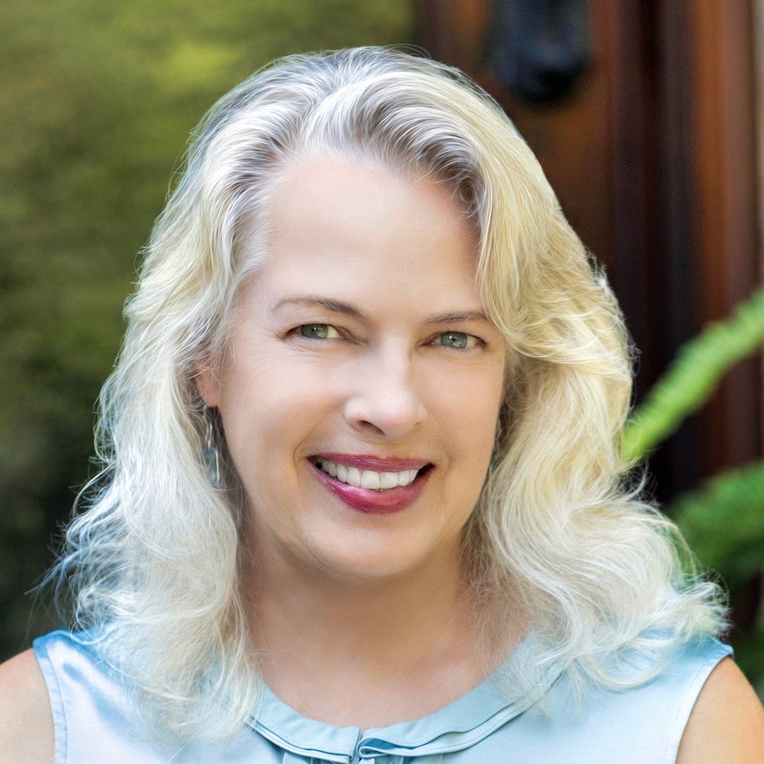 Anne Brade Charlotte, NC Real Estate Agent Headshot