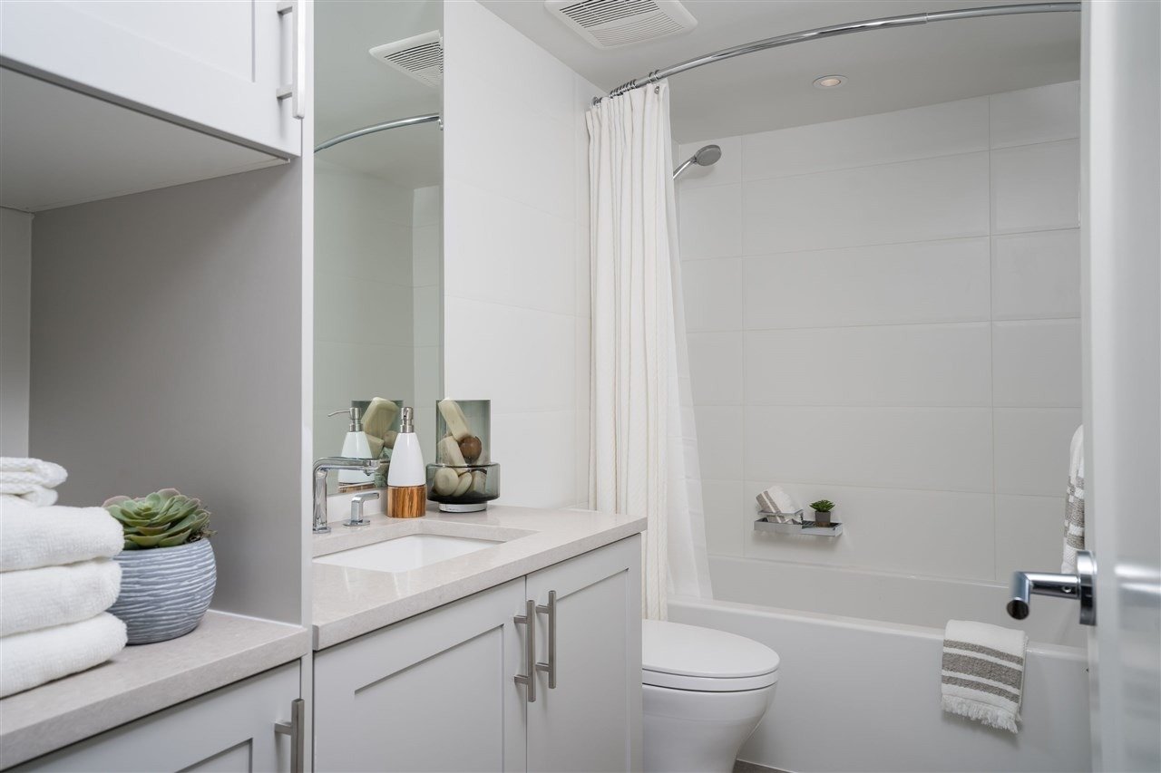 525 E 2nd St, #422