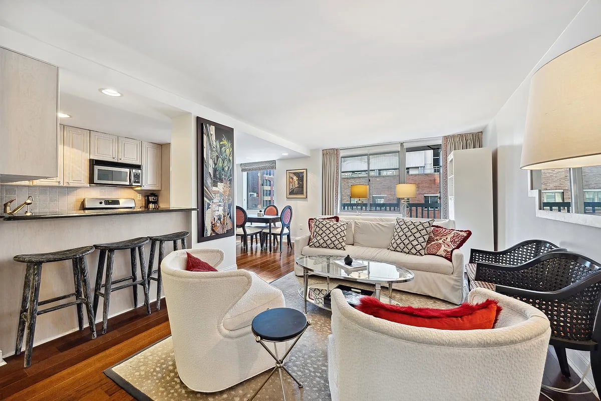 50 Lexington Ave, #8D