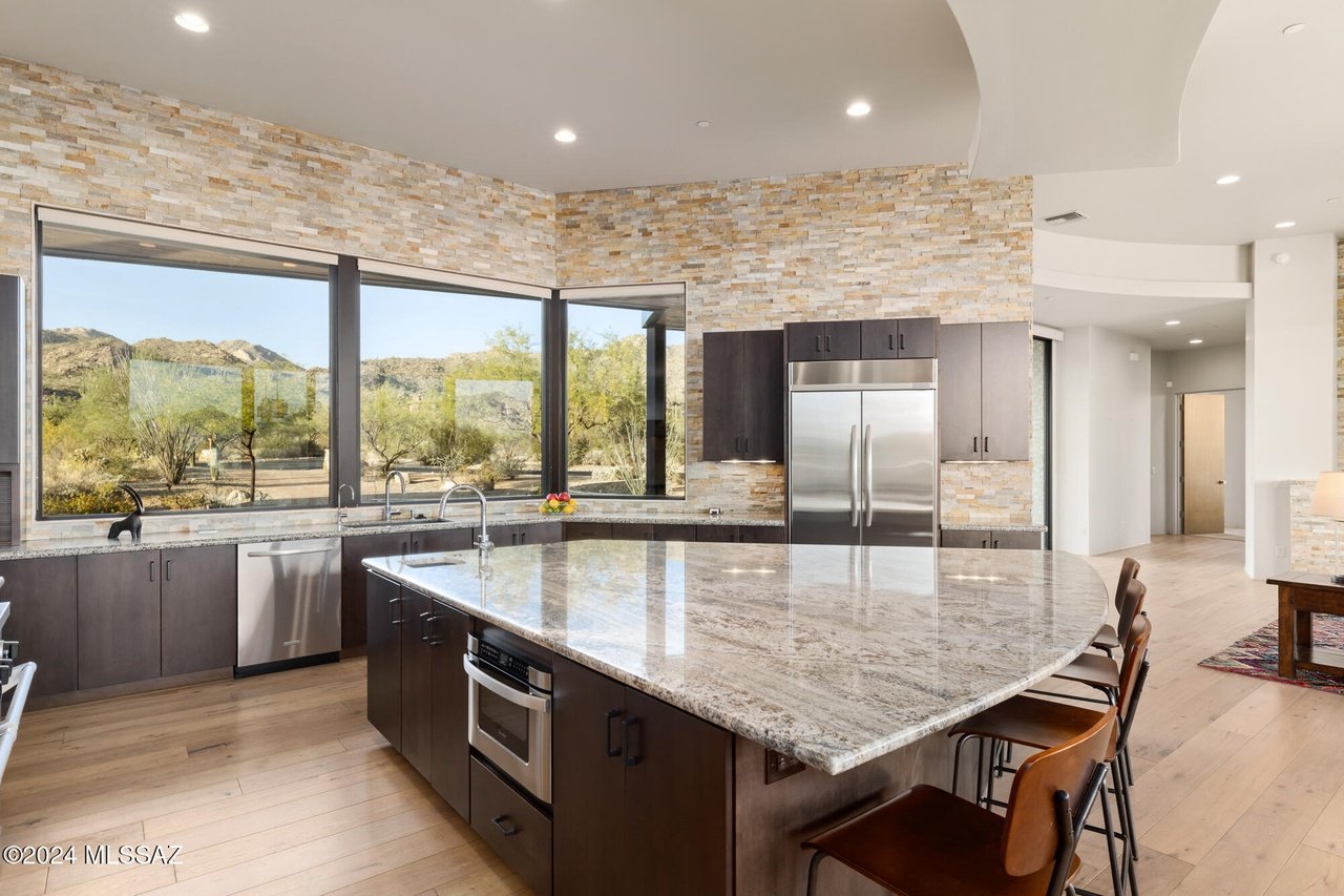 1901 W Mountain Mirage Pl