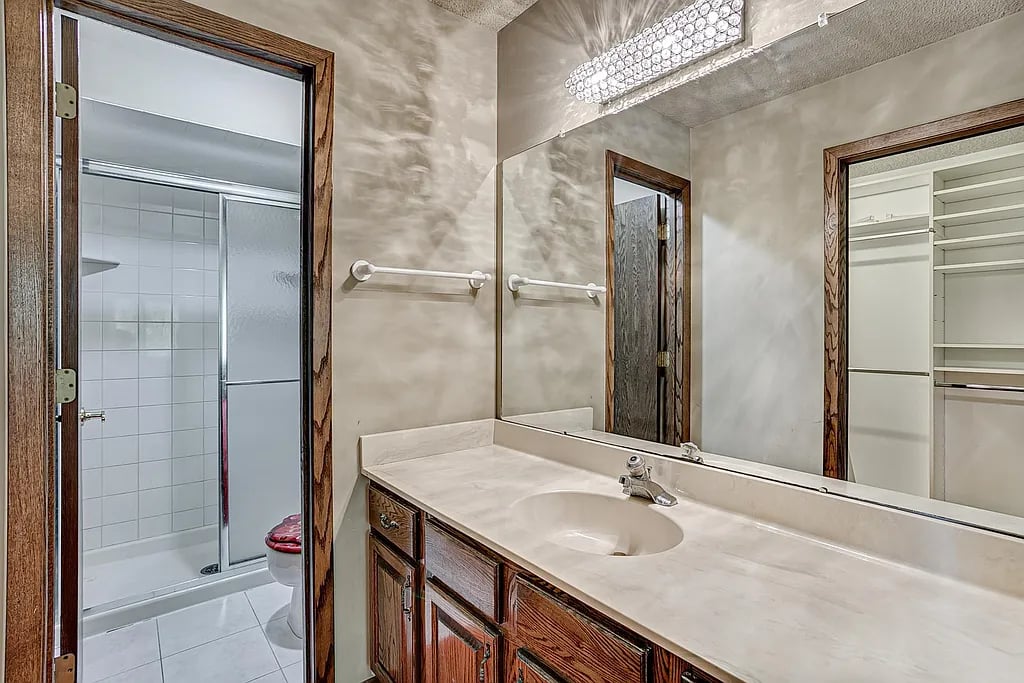 1602 Norwood Cir