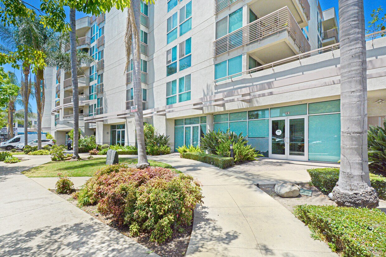 261-269 S San Pedro St