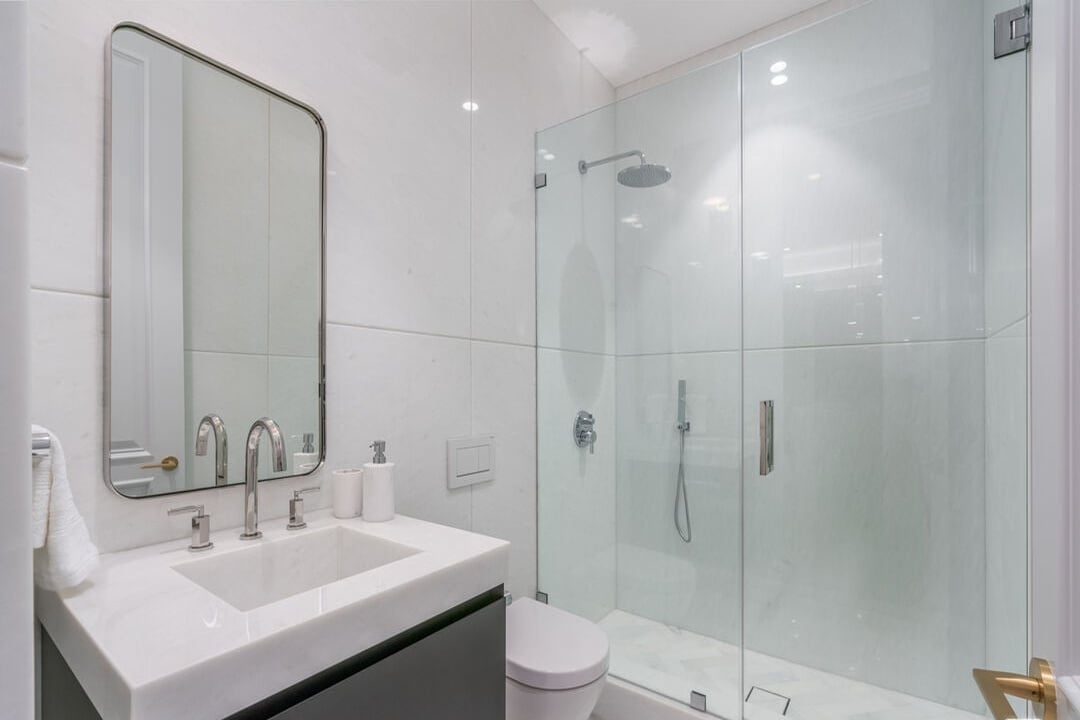 Silverreach Pavilion, N Hillcrest Rd, 90210