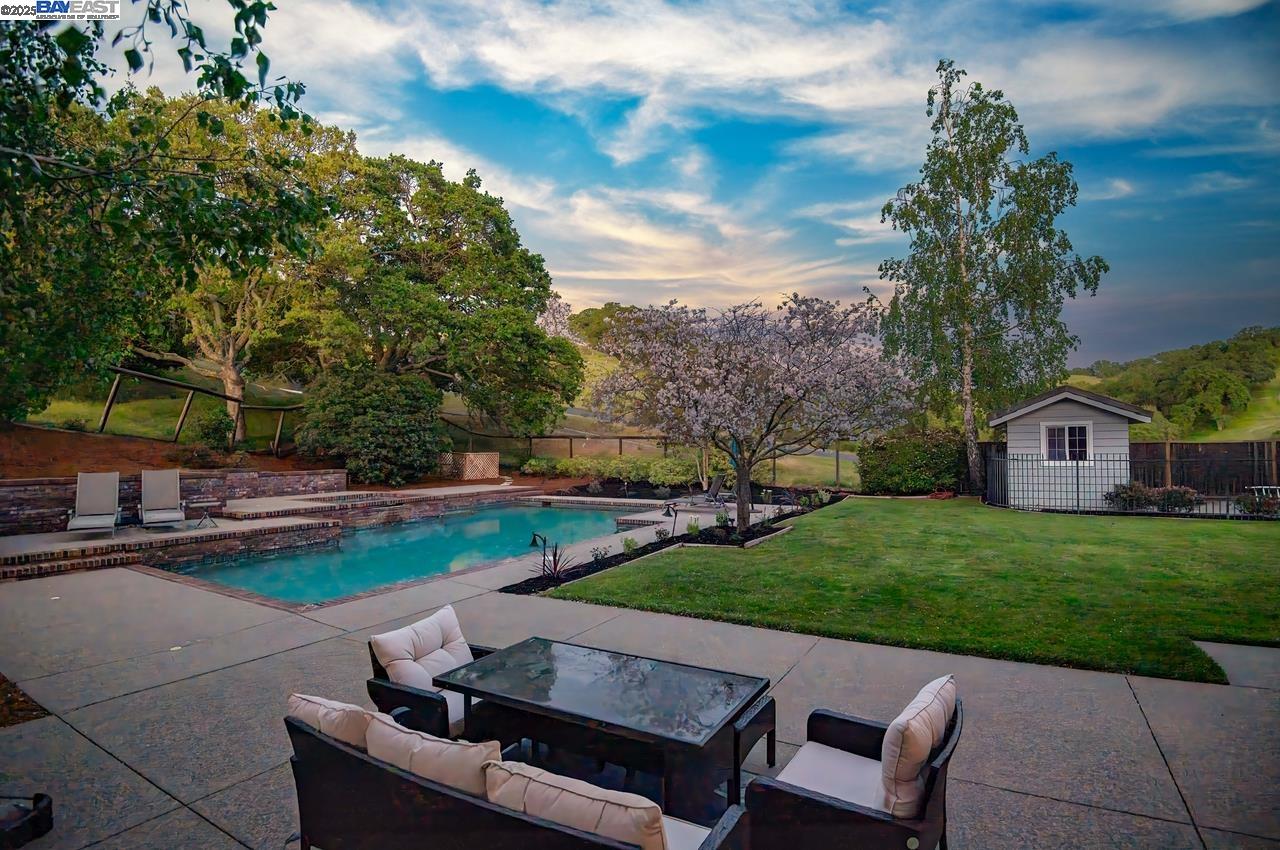 1398 Benedict Ct