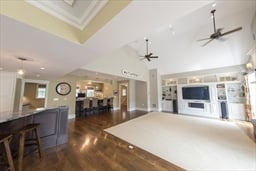 17 King Philip Rd.