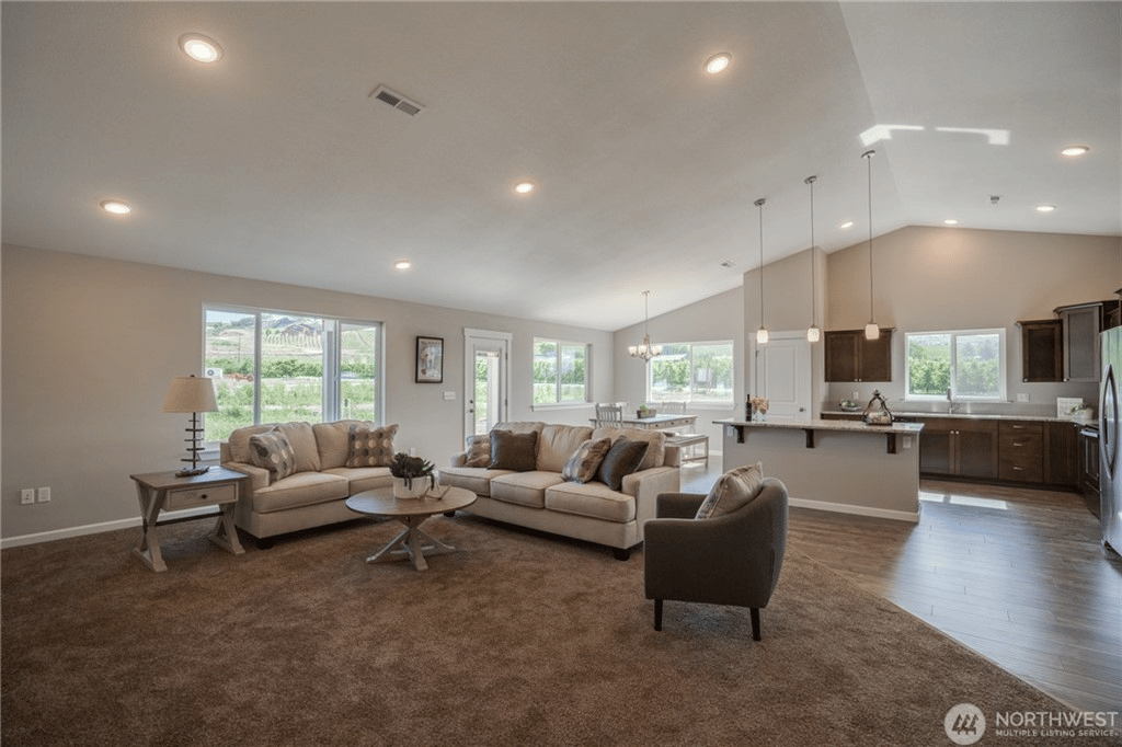 36 Manzanita Dr
