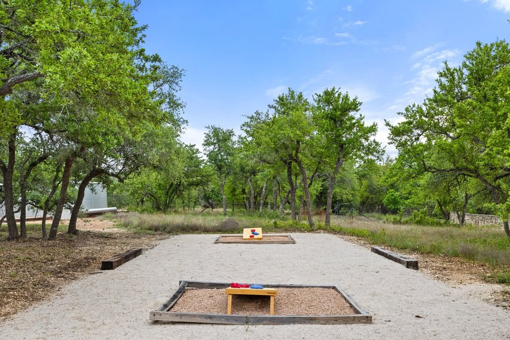 Horseman's Paradise in the heart of Dripping Springs