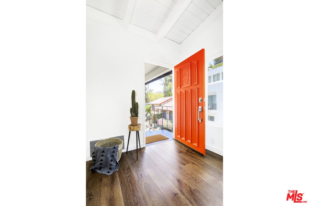2622 Rinconia Dr