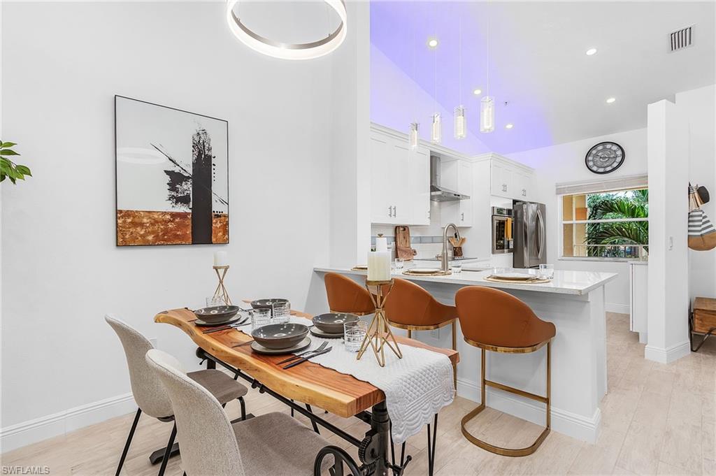 6665 Huntington Lakes Cir #203