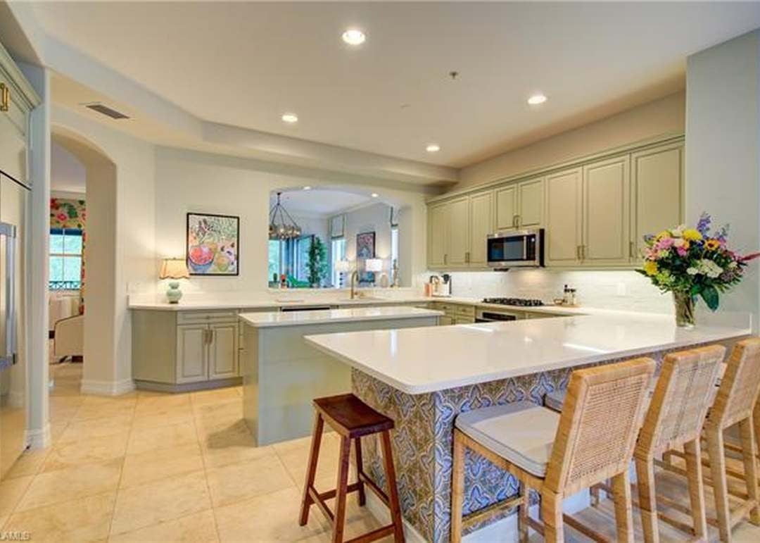 2855 Tiburon Blvd E #102