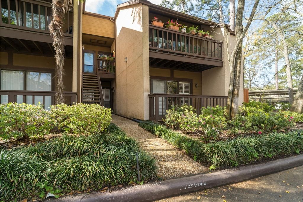 11711 Memorial Dr #285