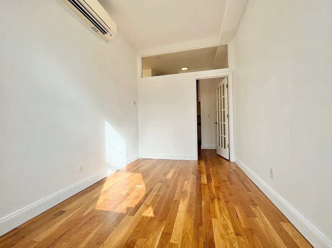 293 Wyckoff Avenue 2R