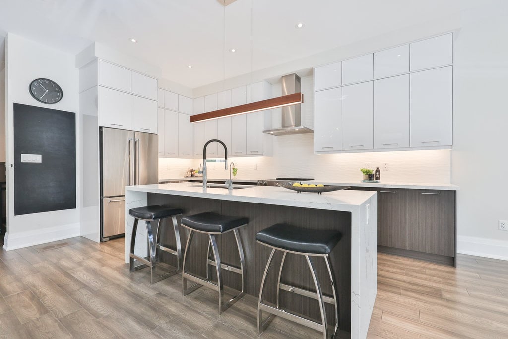 15A Tecumseth Ave