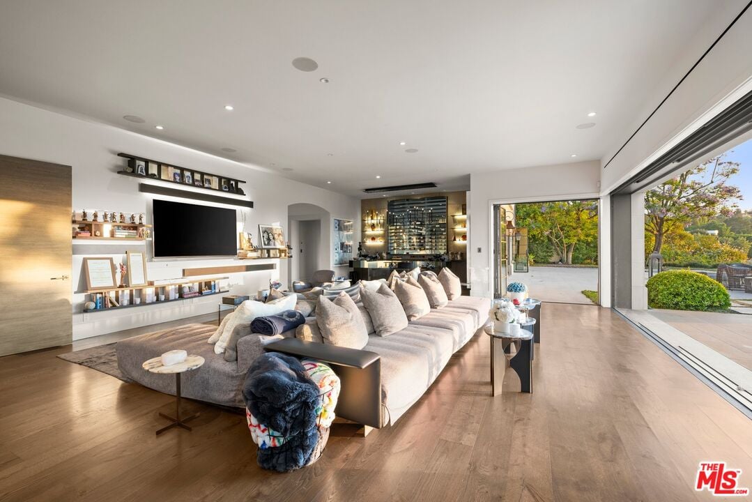 Stone Ridge Ln, 90077