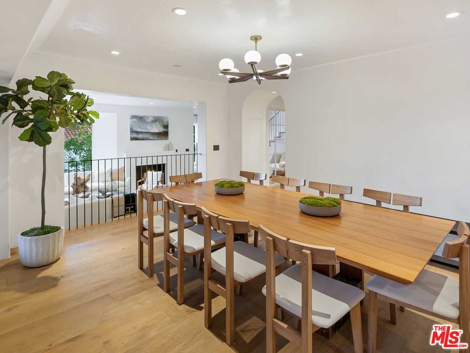 1448 Queens Wy