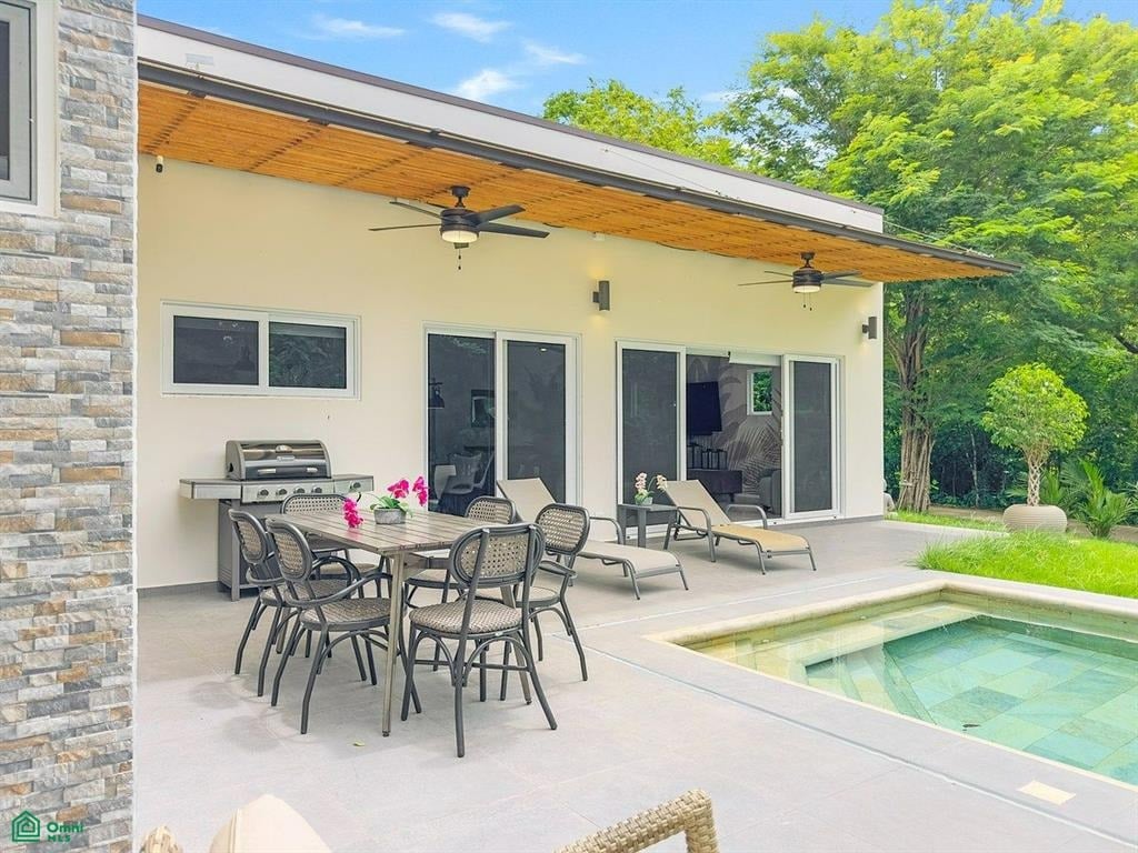 Casa Jeany | Modern Single-Level Home with Pool Near Playa del Coco