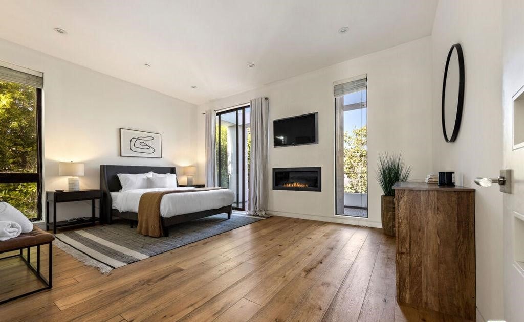 N Edinburgh Avenue, 90048