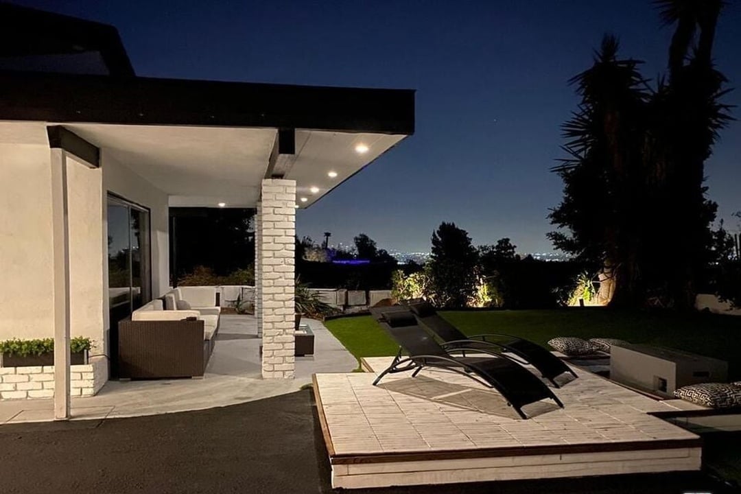 Monarch Pavilion, Beverly Grove Dr, 90210