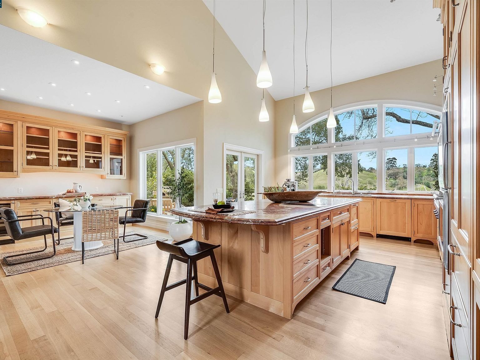 37 Bacon Ct