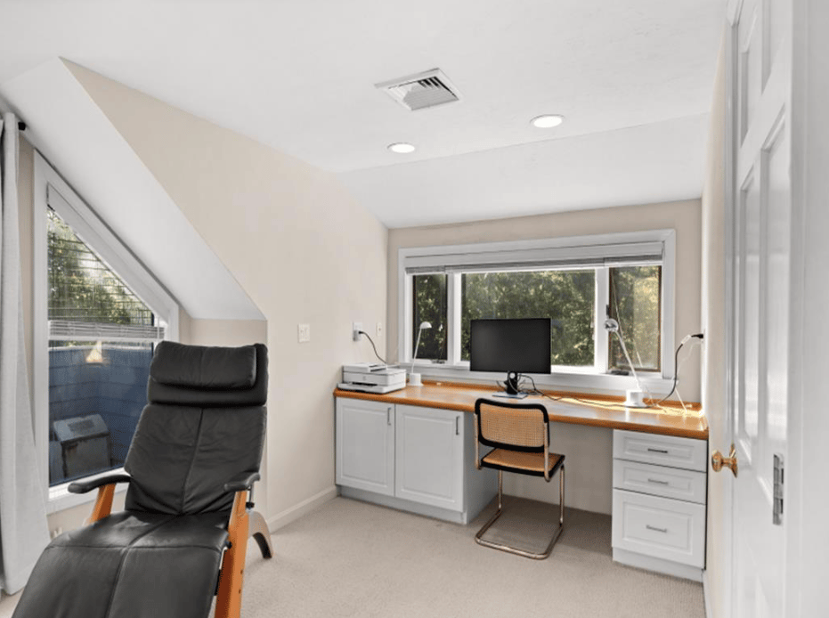 7 South Meadow Lane