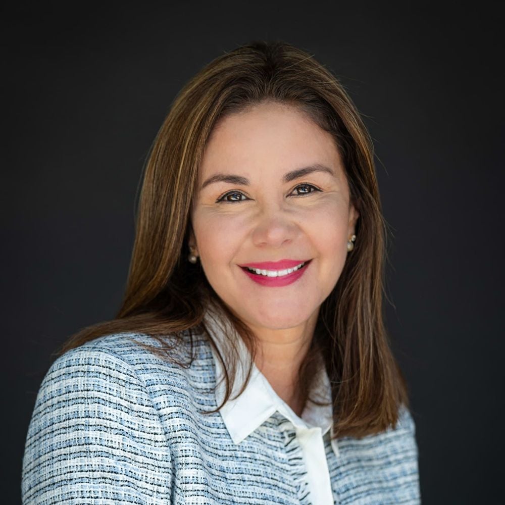 Sandra Valenzuela Aventura, FL Real Estate Agent Headshot