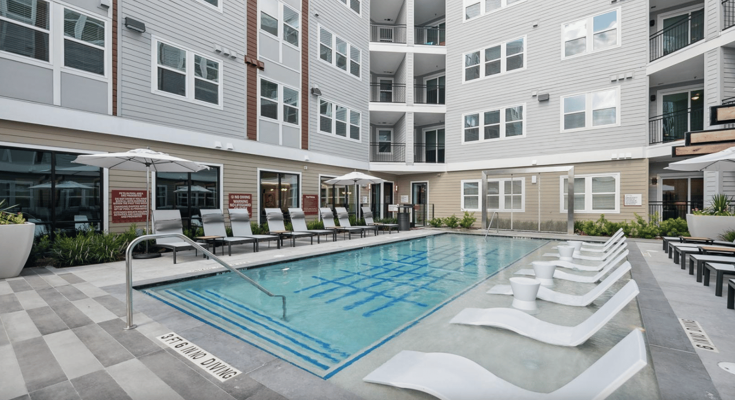 Up to 10 weeks free base rent & $1,000 gift card