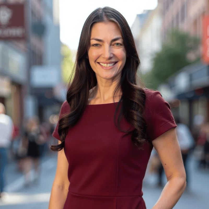 Lindy Janssen Oakdale, CA Real Estate Agent Headshot