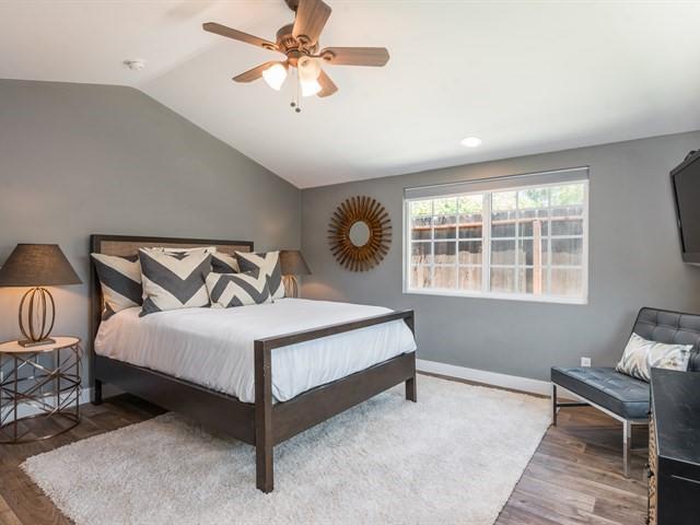 330 Palisades Dr