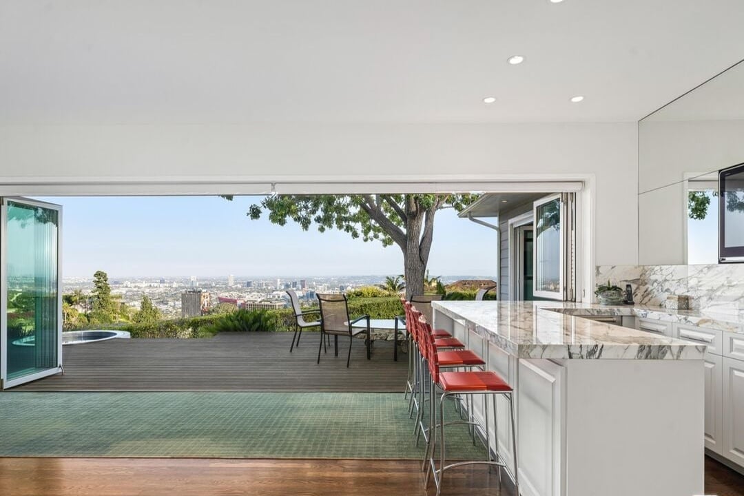 Sierra Mar Dr, 90069