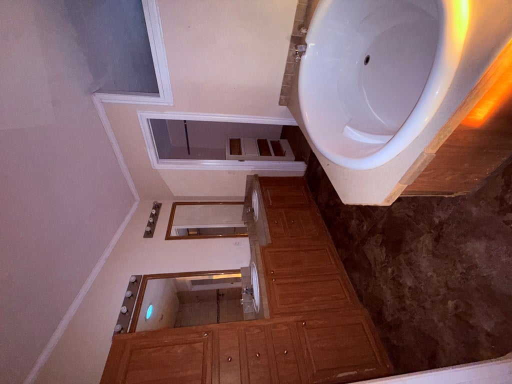 183 Canal Dr