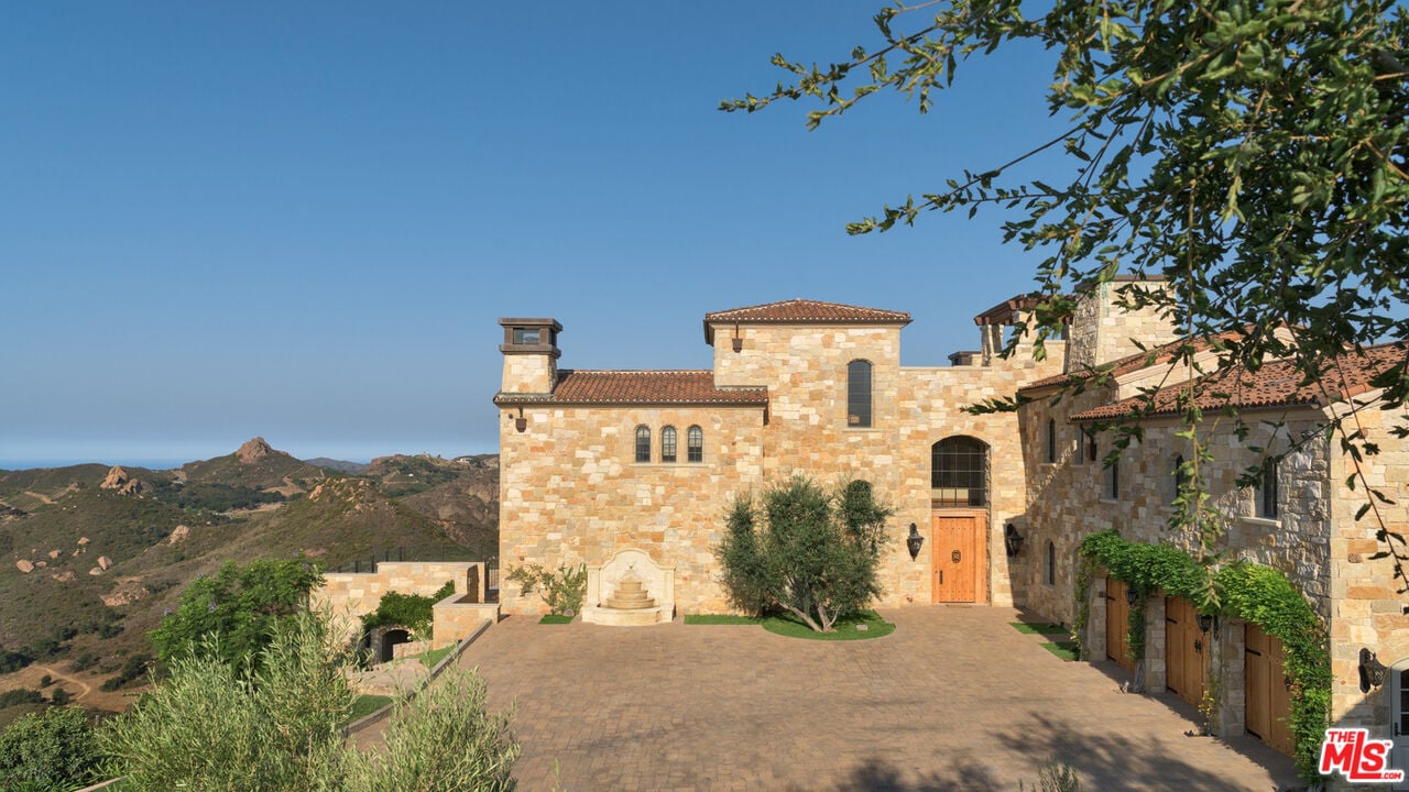 340 Kanan Dume Rd