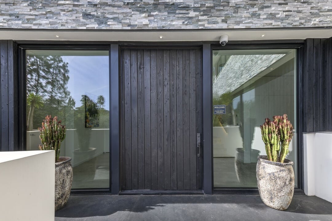 Pinnacle Manor, Willow Glen Rd, 90046