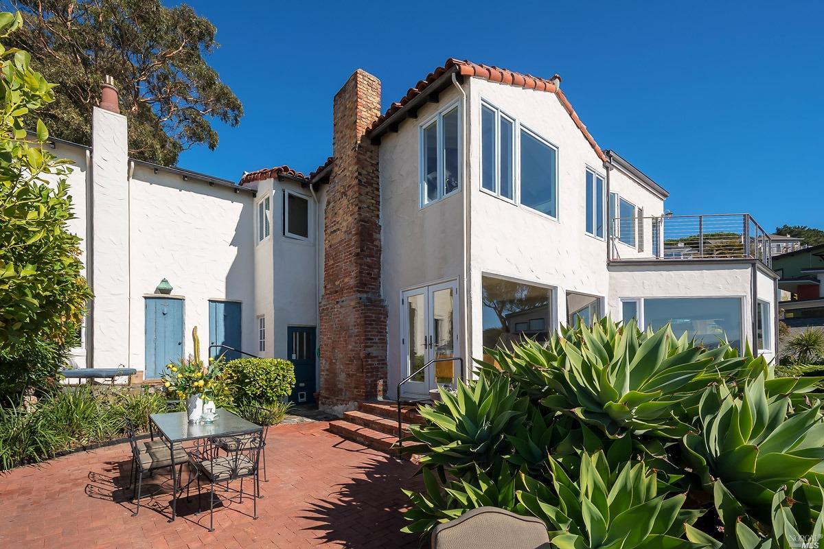 411 Western Dr