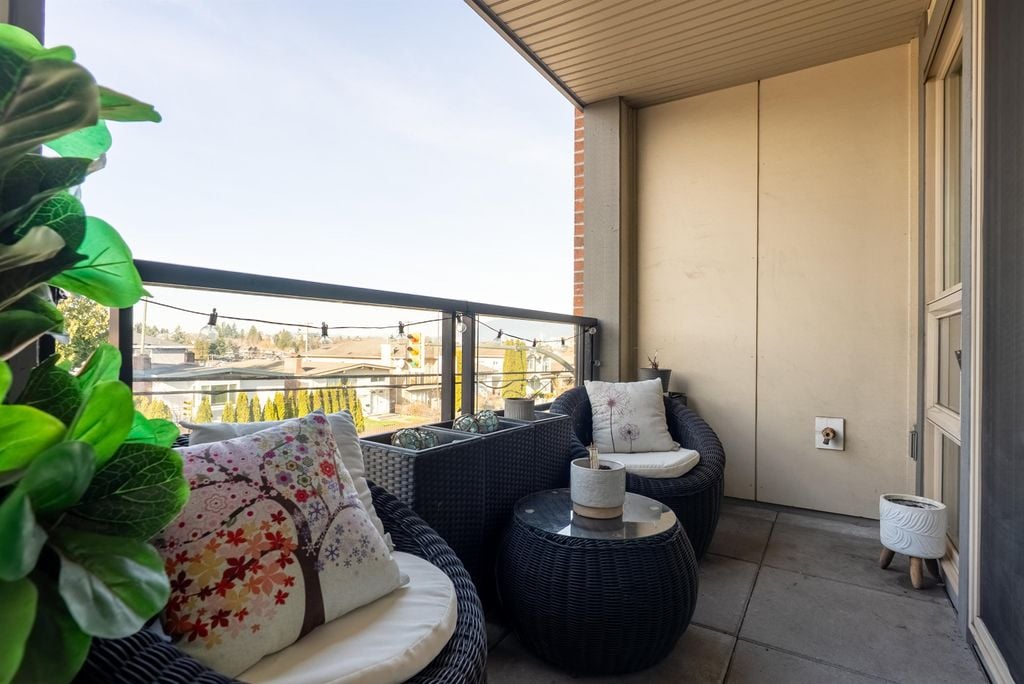 4550 Fraser St, #206