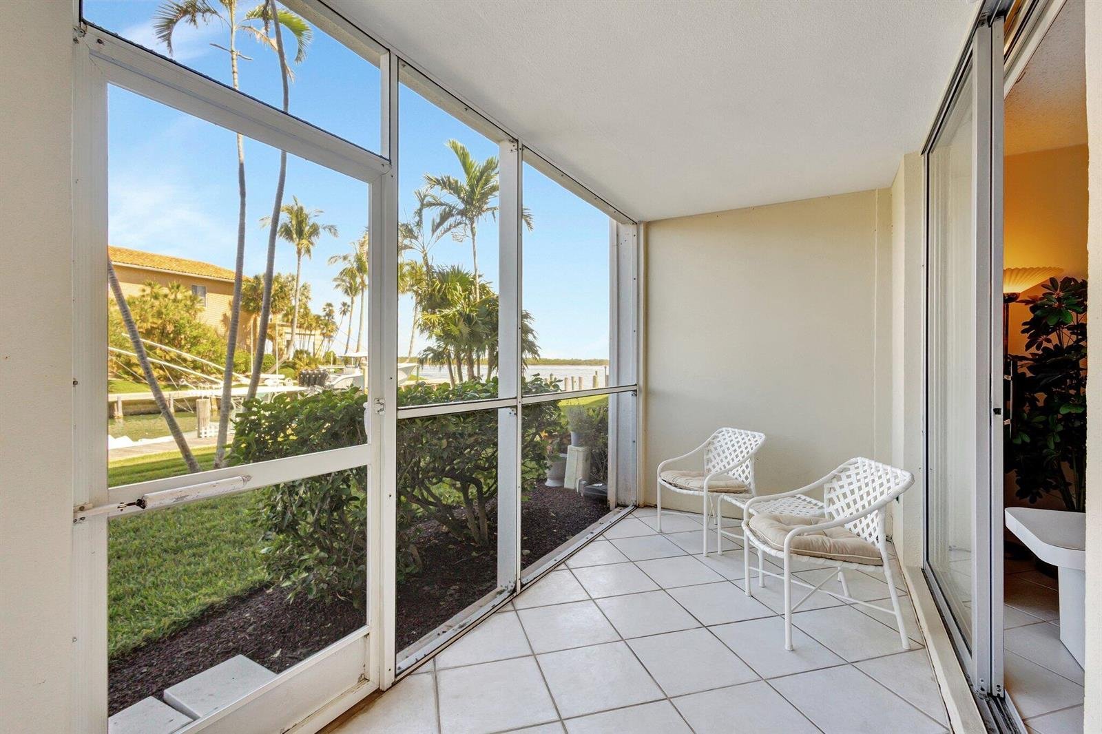 105 Paradise Harbour Boulevard #109