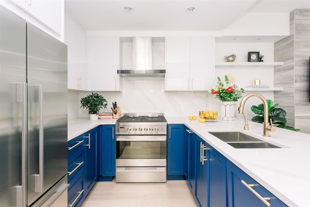 311 W 59th Ave