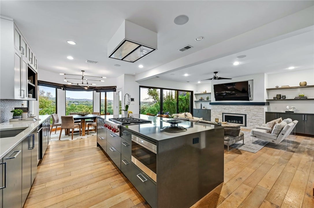 4809 Palisade Dr