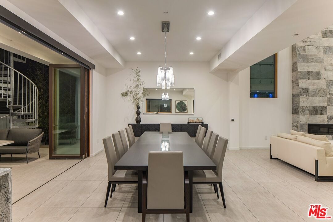 Aurelian Pavilion, W Sunset Blvd, 90049